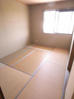 Living and room. Because like Japanese-style room, After all, 1 room looks want.