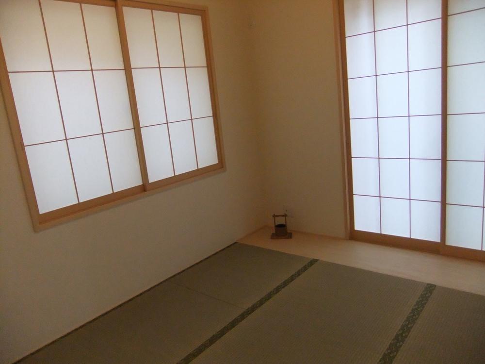 Non-living room. There is a large closet of the 5.2 quires of Japanese-style room.