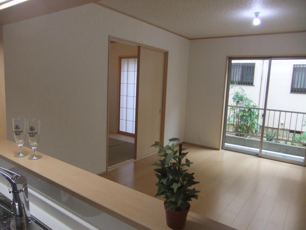 Living. There are counter kitchen overlooking the LDK