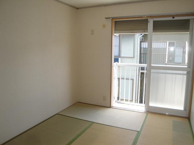 Living and room. The Japanese are also available storage