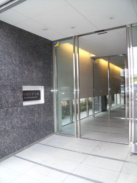 Entrance. Common areas