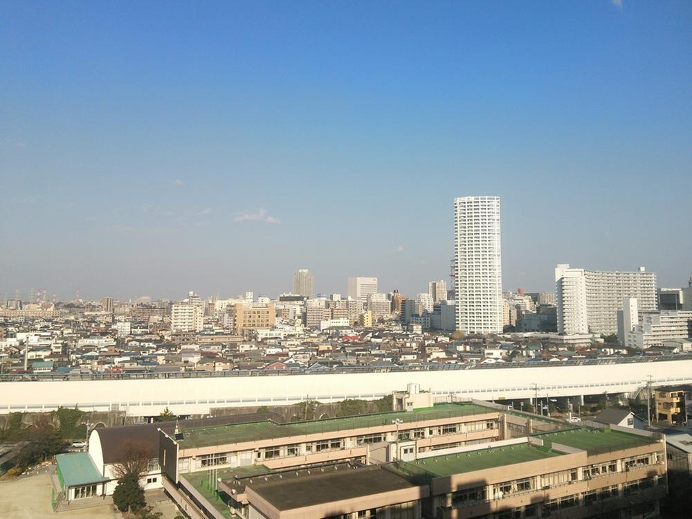 View photos from the dwelling unit. View (12 May 2013) Shooting