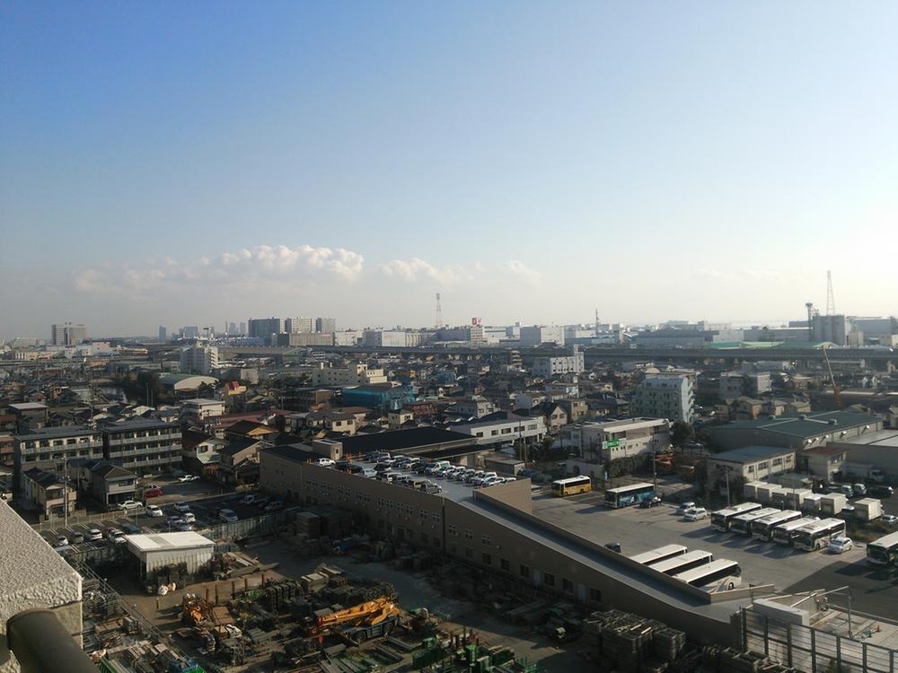 View photos from the dwelling unit. View (12 May 2013) Shooting