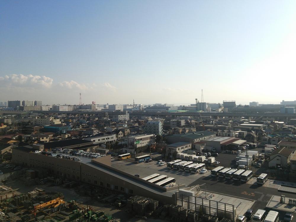 View photos from the dwelling unit. View (12 May 2013) Shooting