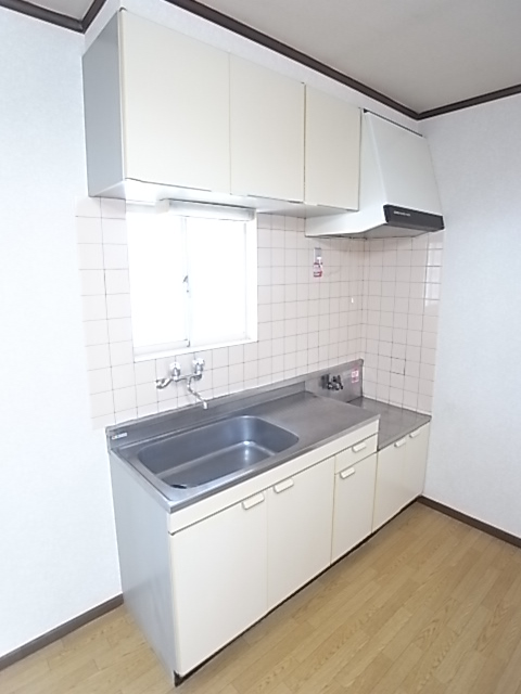 Kitchen. Gas stove can be installed.