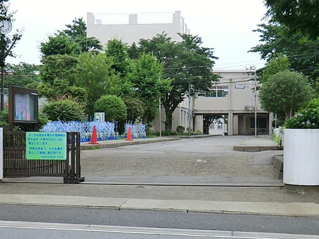 Primary school. Funabashi Municipal Narashinodai 185m until the second elementary school