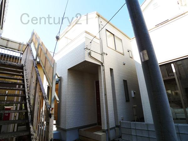 Local appearance photo. 1 Building