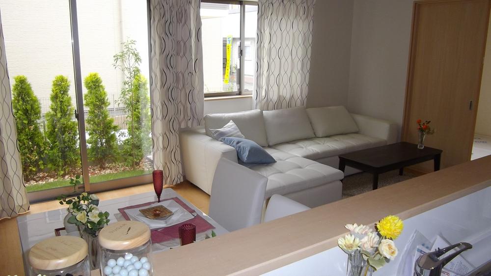 Same specifications photos (living). Same specifications