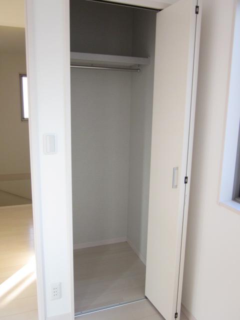 Receipt. The third floor Western-style housing