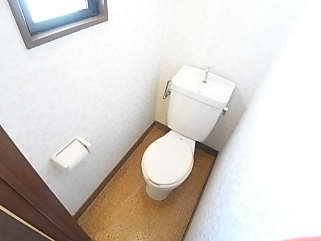 Toilet. It is easy ventilation With so window.