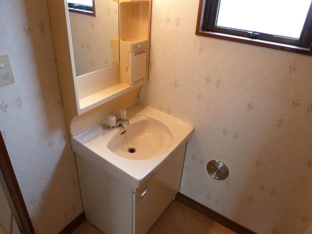 Washroom. Independent wash basin that morning of Dressing can also be firm