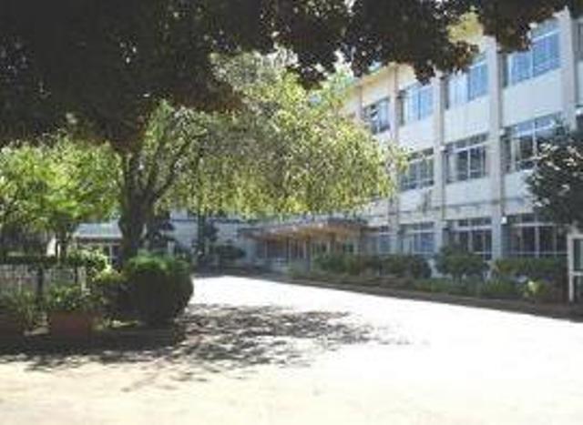 Junior high school. Narashinodai 880m until junior high school