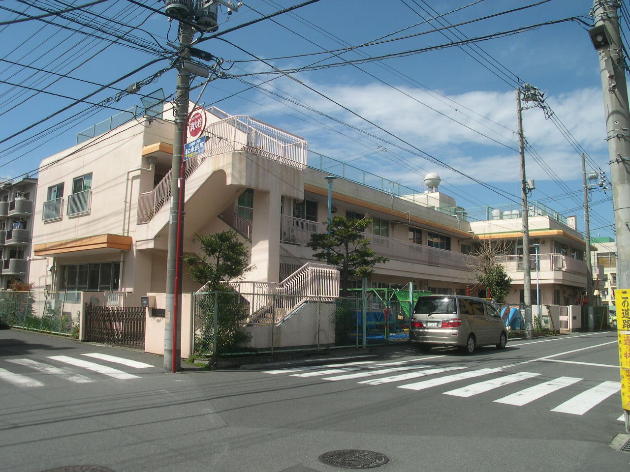 kindergarten ・ Nursery. Funabashi Honcho nursery school (kindergarten ・ 320m to the nursery)