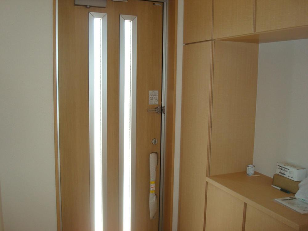Entrance.  [Same specifications ・ Entrance] The entrance, It can store plenty in a large cupboard.