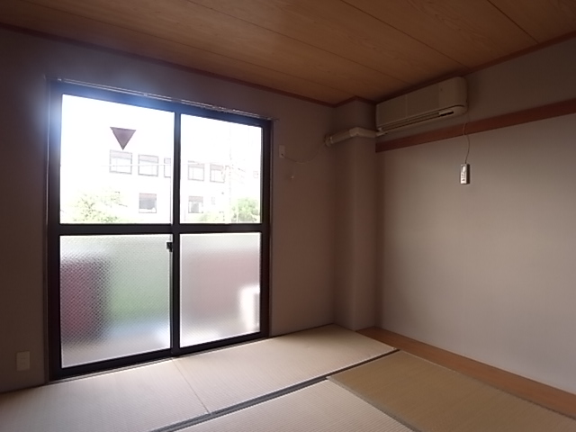 Other room space. Japanese-style room is the heart of the Japanese. .