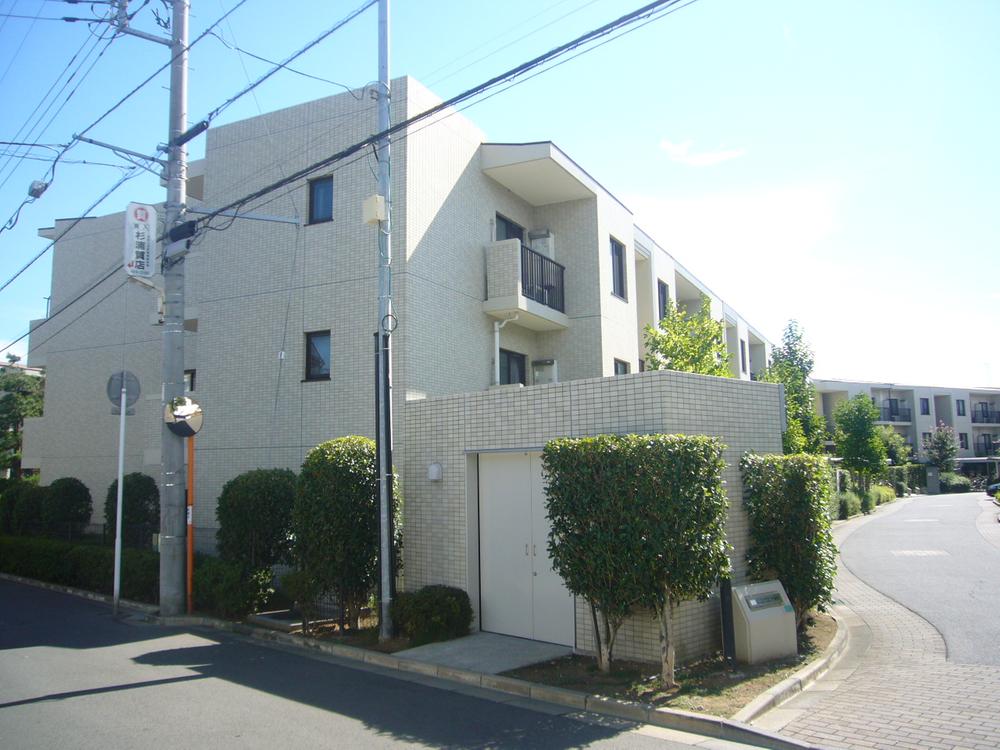 Local appearance photo. Local (11 May 2013) Shooting