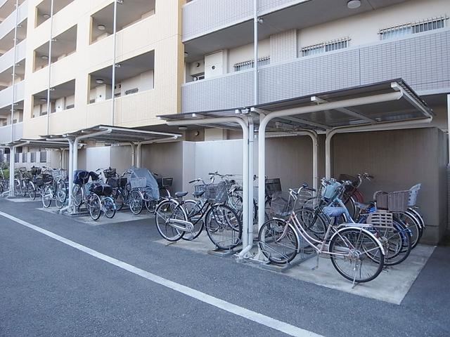 Local appearance photo. Bicycle-parking space