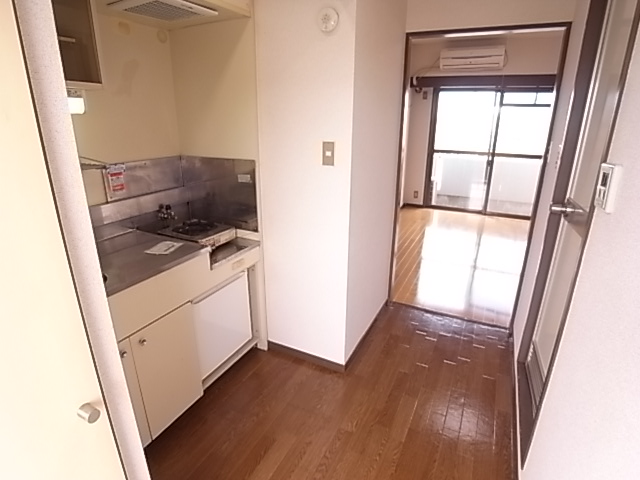 Kitchen. Mini fridge apartment gas stove installation Allowed.