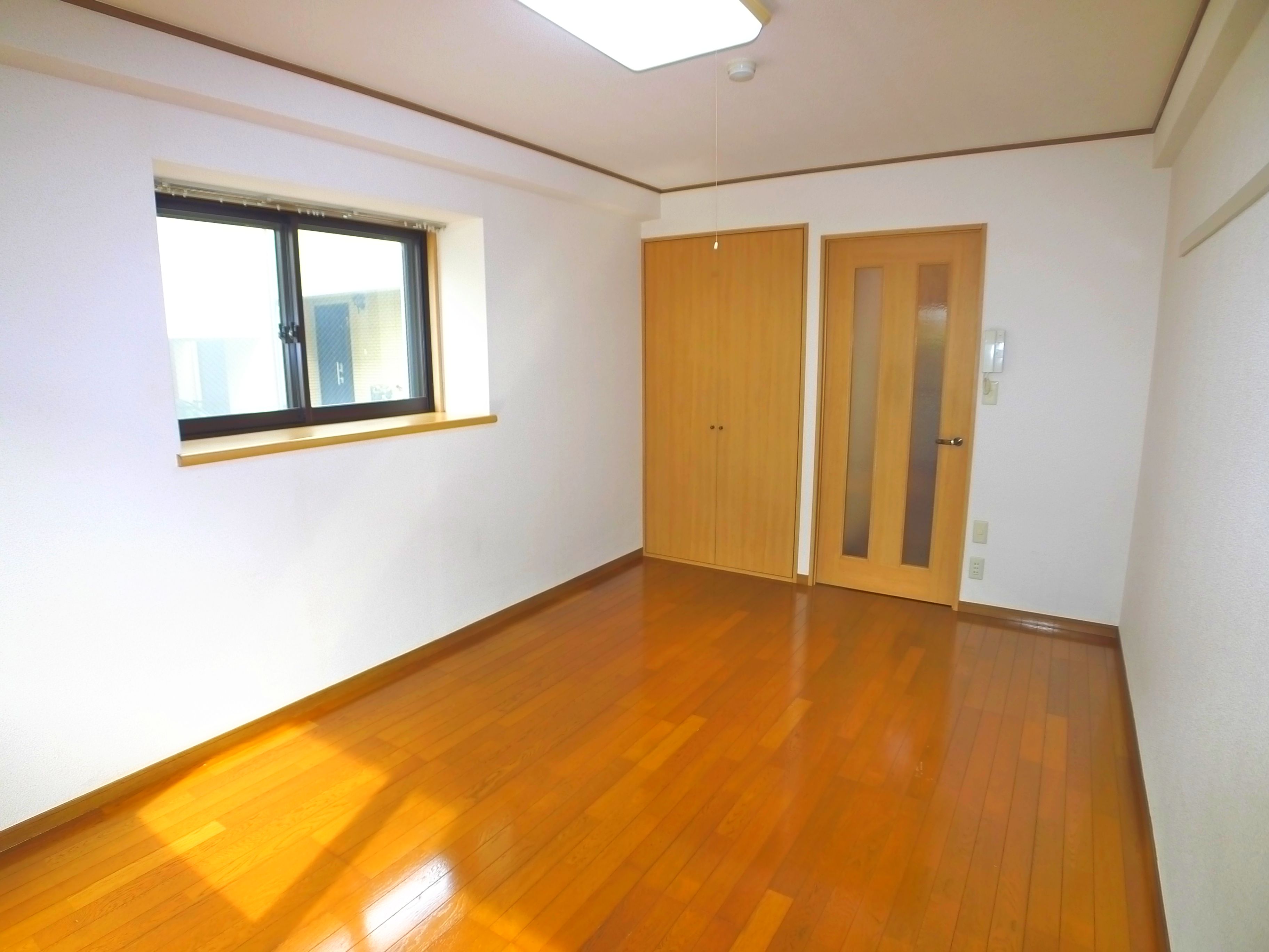 Living and room.  ☆ Able If brokerage commissions 0.525-month ☆