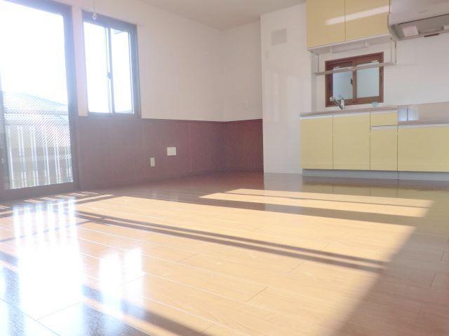 Kitchen. Beautiful flooring type