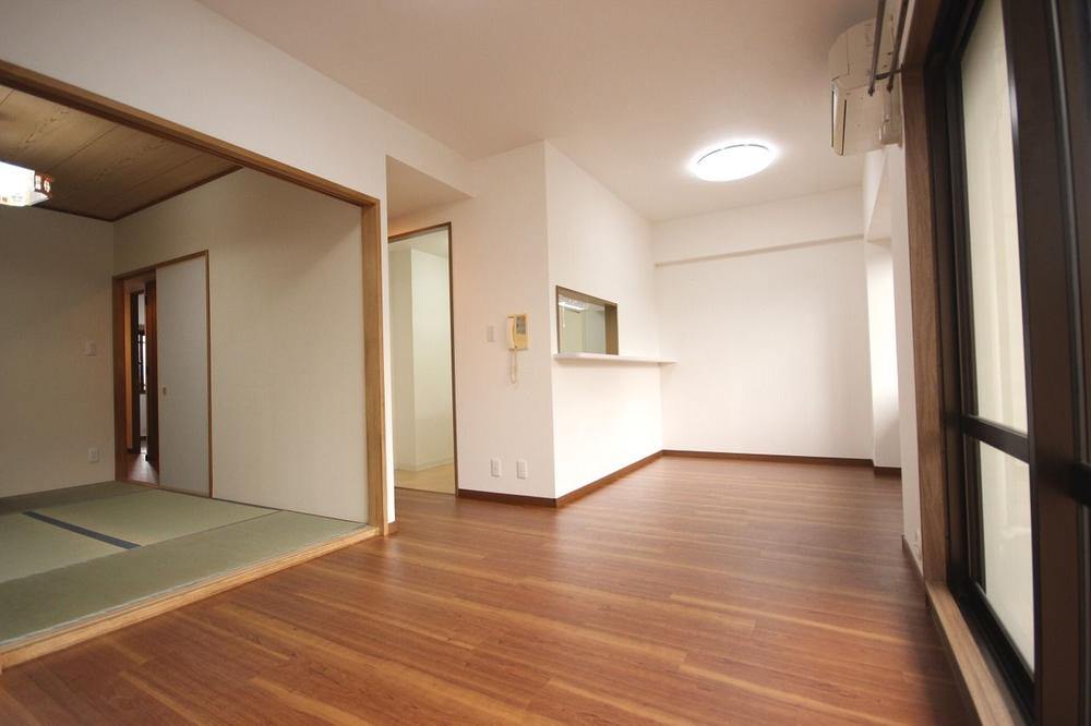 Living. LDK + Japanese-style room