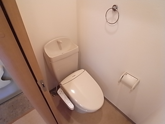 Toilet. Washlet is standard equipment.