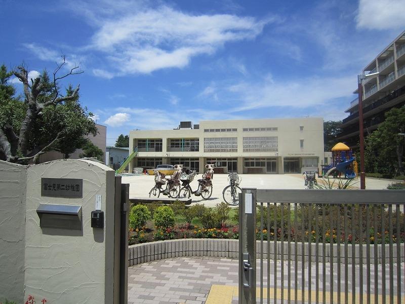 kindergarten ・ Nursery. Fujimi 1670m to the second kindergarten
