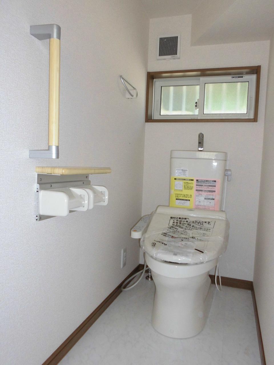 Toilet. 1 Building toilet
