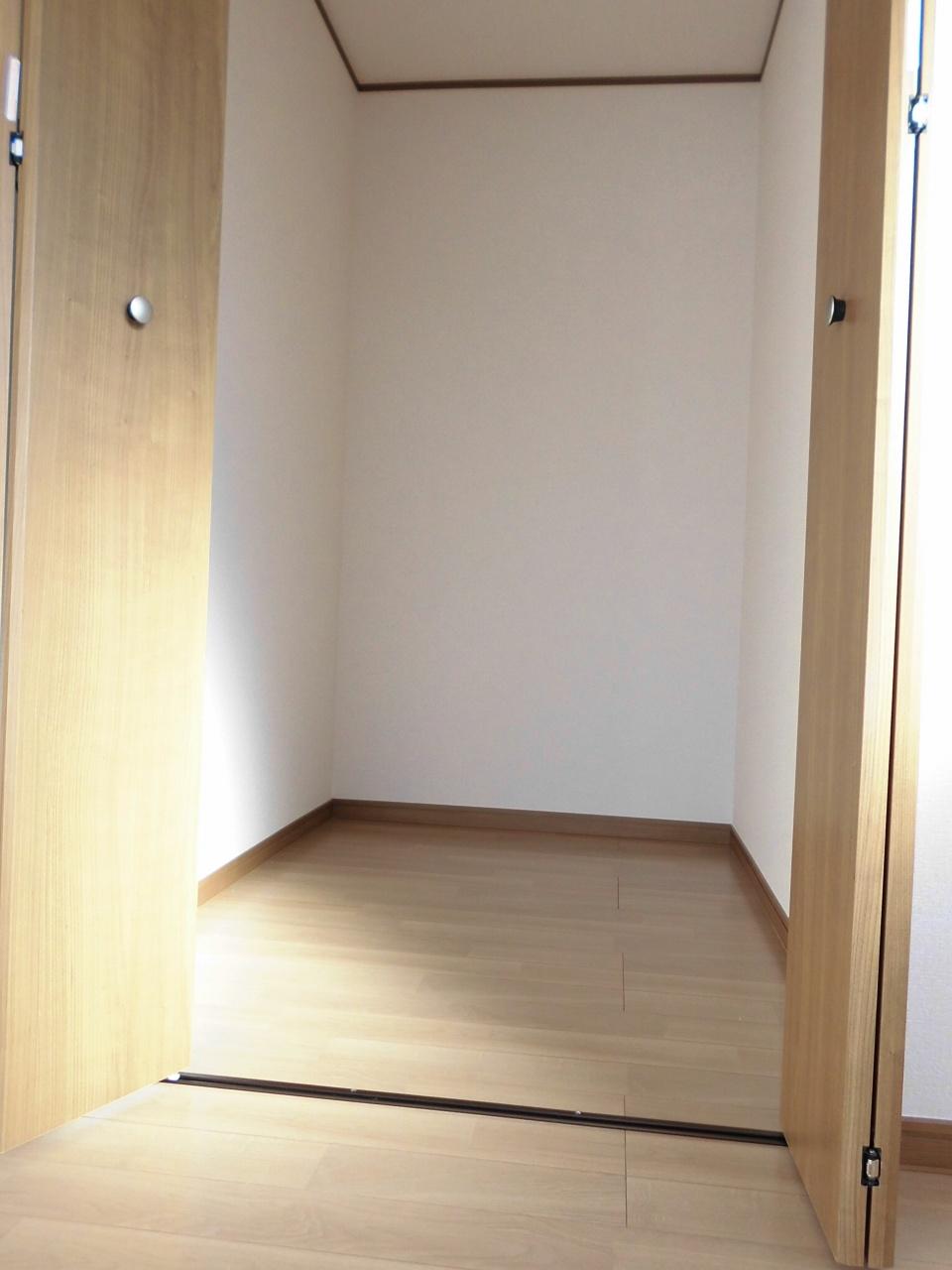 Receipt. Indoor (12 May 2013) Shooting [Walk-in ・ closet]