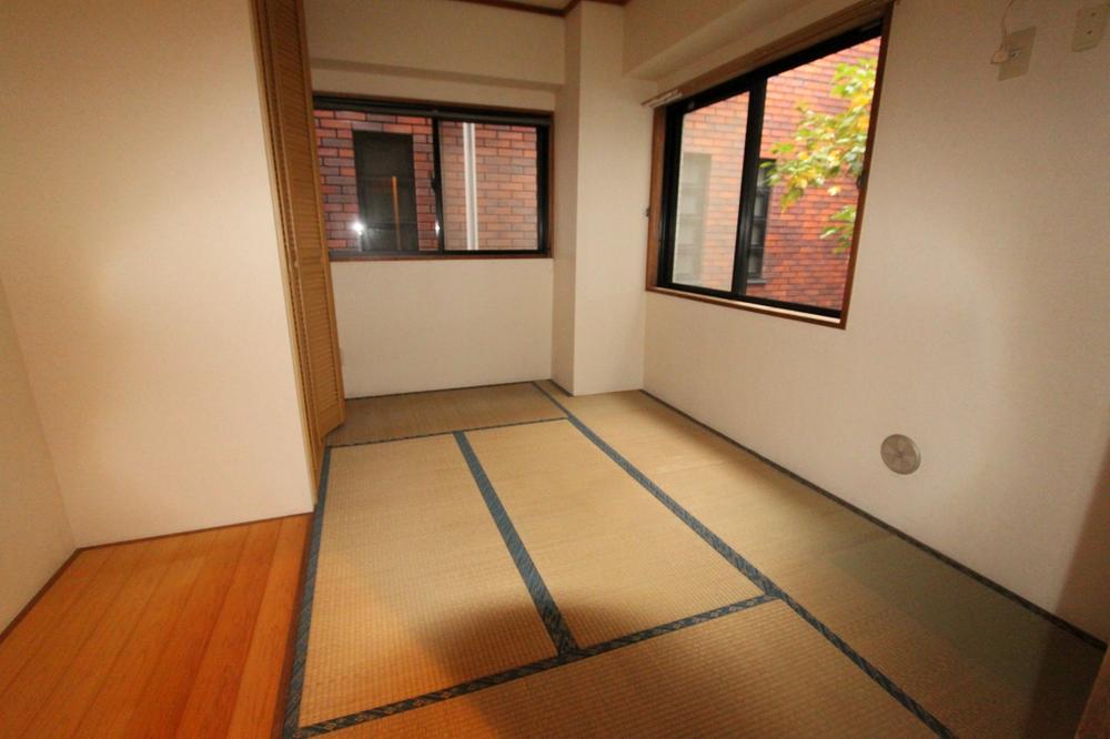 Other introspection. There are also plates in the Japanese-style room (2013 November shooting)