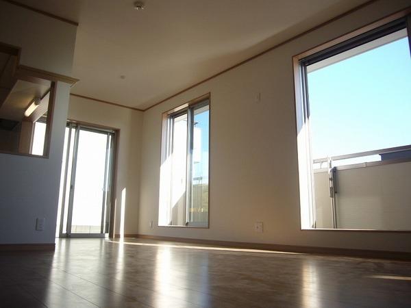 Living. Local (11 May 2013) Shooting