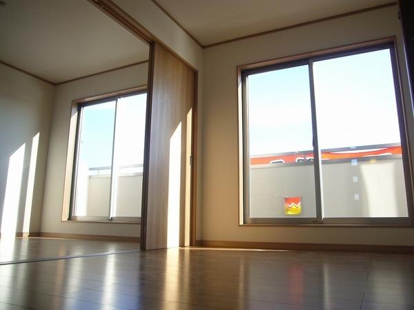 Non-living room. Local (11 May 2013) Shooting