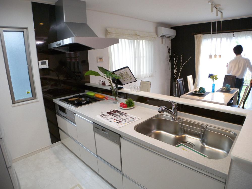 Local appearance photo. Local (12 May 2013) Shooting