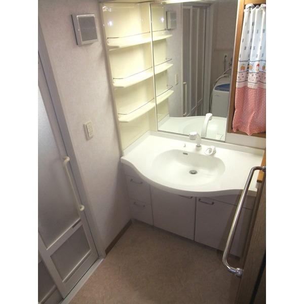 Wash basin, toilet