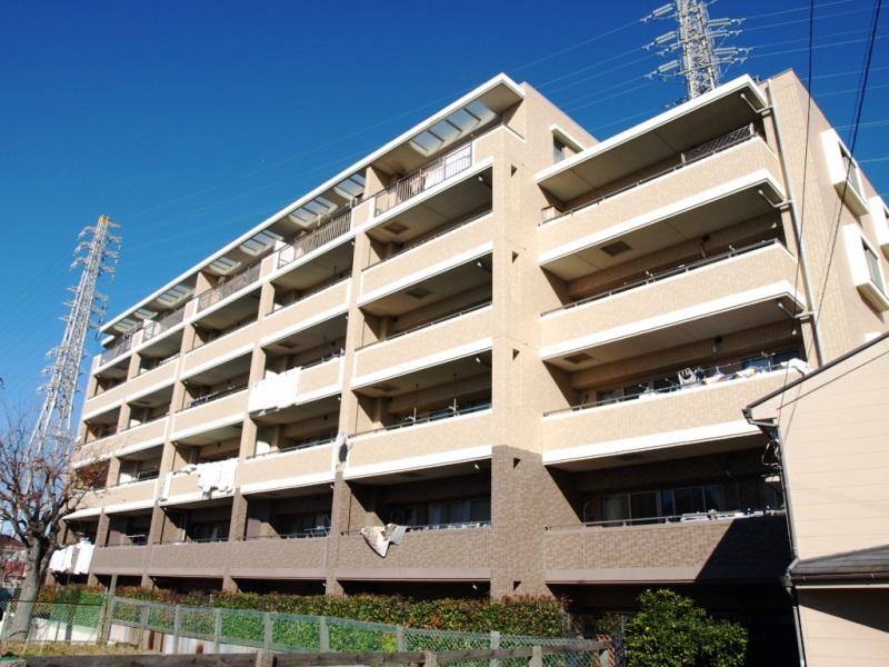 Local appearance photo. Local (12 May 2013) Shooting