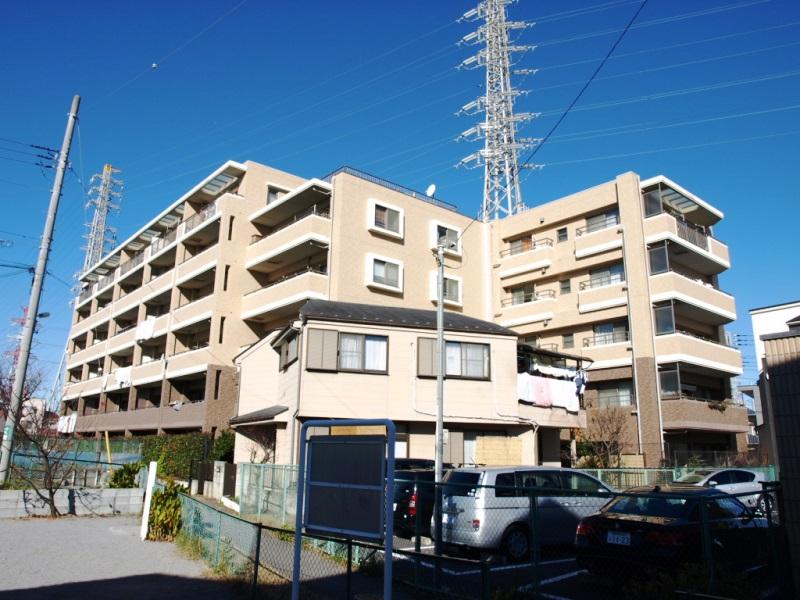 Local appearance photo. Local (12 May 2013) Shooting