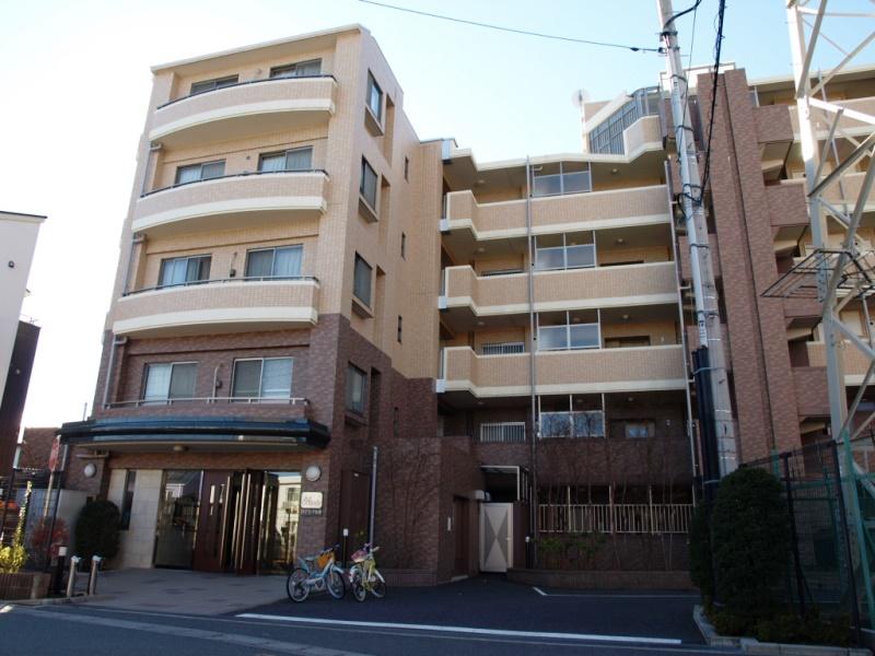 Local appearance photo. Local (12 May 2013) Shooting