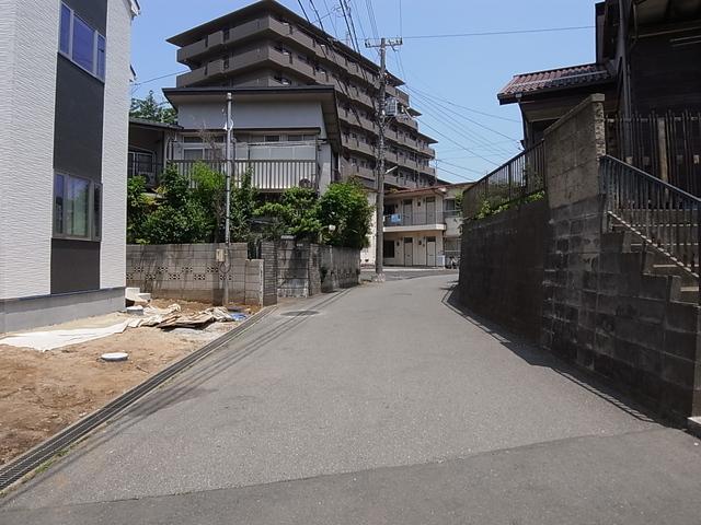 Local photos, including front road. Southeast road contact road, Sunny