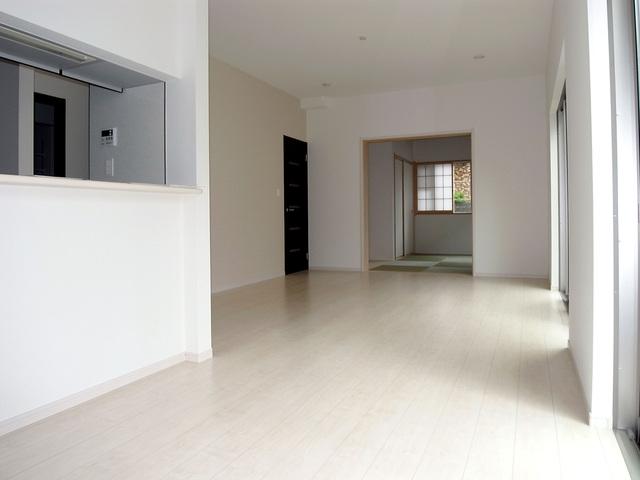 Living. Floor heating installed in the living room and kitchen