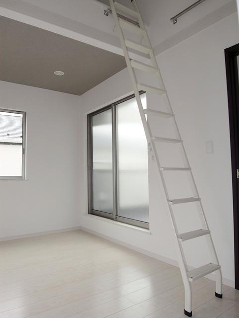 Non-living room. The main bedroom upper loft ・ There is space