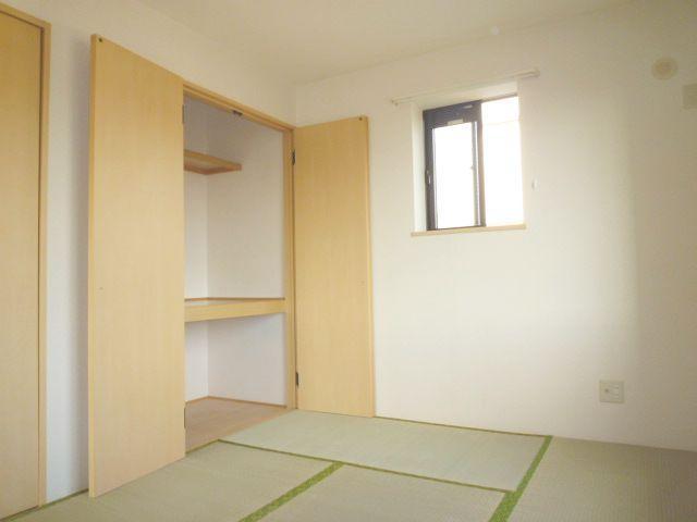 Living and room. Tatami rooms, The feeling is nice.