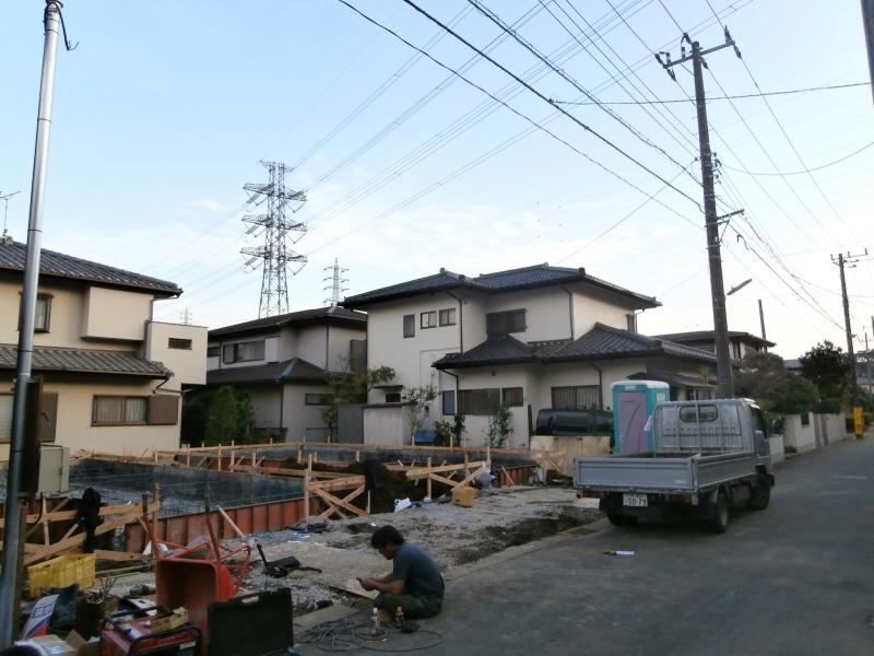 Local photos, including front road. Local (10 May 2013) Shooting