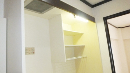 Kitchen. Kitchen upper receiving