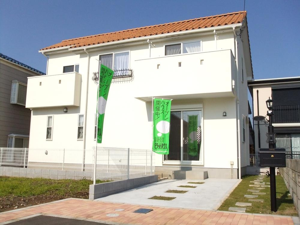 Same specifications photos (appearance). (D Building) same specification