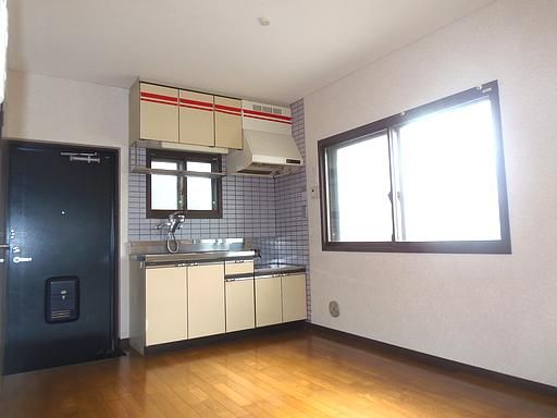 Kitchen. It is a spacious dining kitchen. 