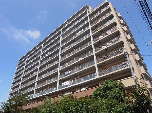 Local appearance photo. Paste outer wall tile