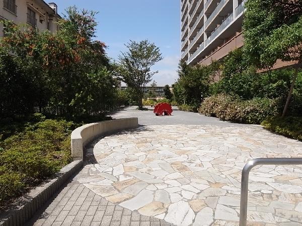 Local appearance photo. On-site provides park