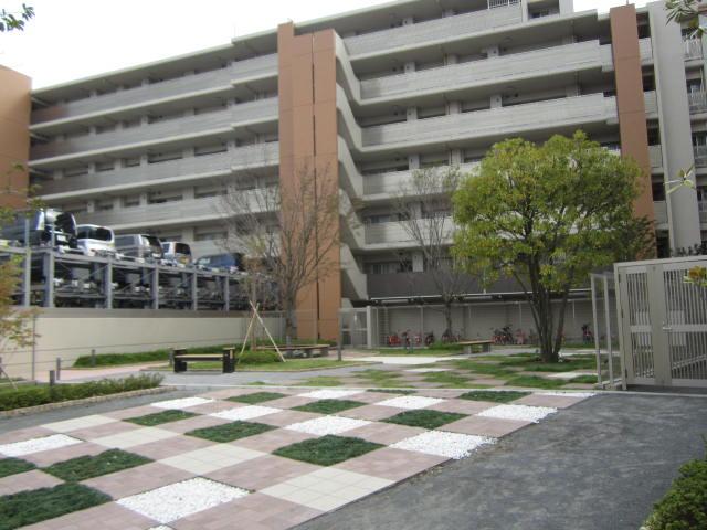 Other common areas. On-site park