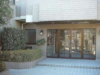 Entrance. Common areas