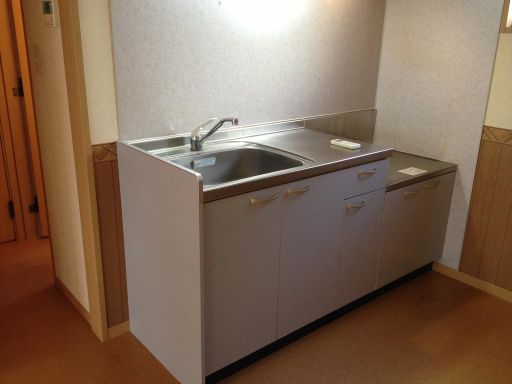 Kitchen. Widely and easy to use system Kitchen! Storage is also plenty of! 